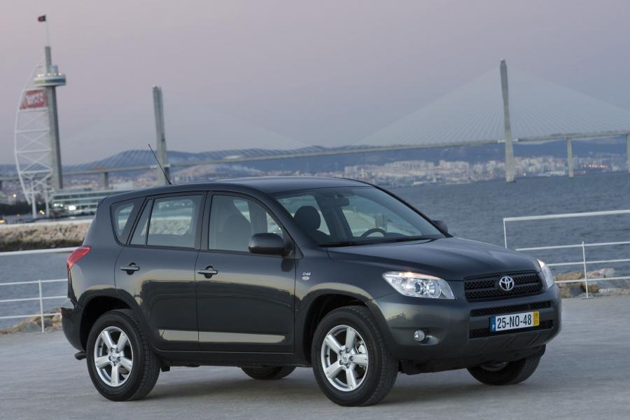  Toyota RAV4 2005 года  (фото 55 из 172)